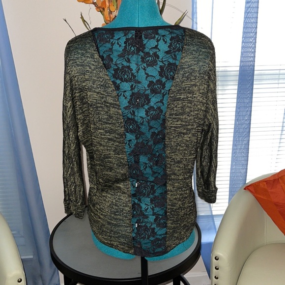 Iris Design | Hi-Lo Marbled & Lace Quarter Length Sleeve Sweater - Picture 4 of 4